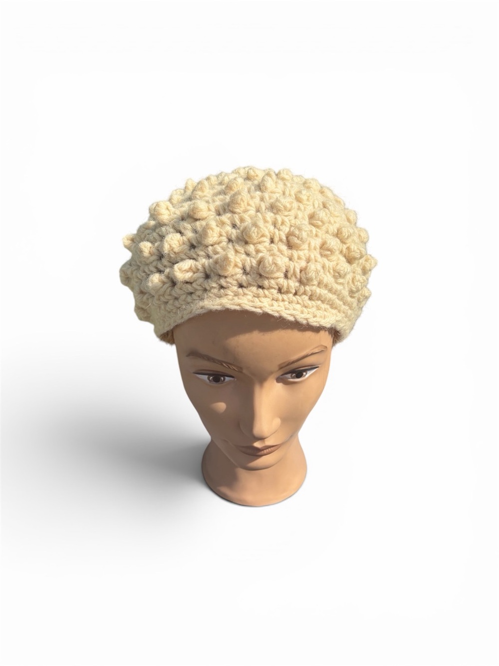 Vintage cream knobby knitted Italian wool mermaidcore beret winter hat